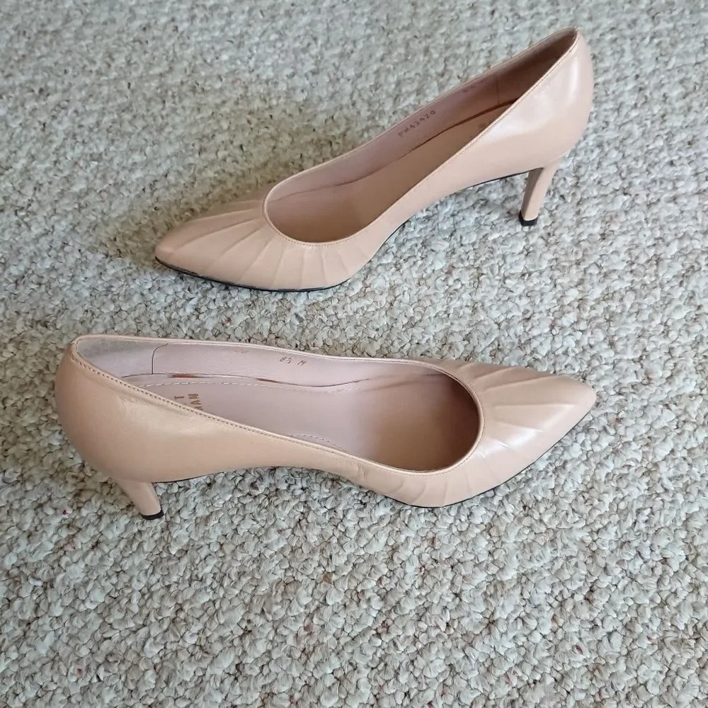 Stuart Weitzman Threads Ruched Pointy Pump size 8 M